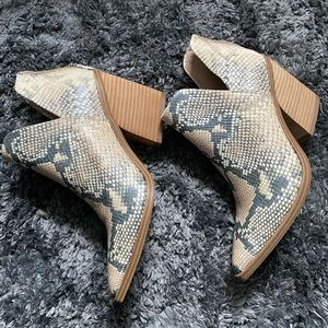 Steve Madden Camryn ankle bootie